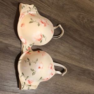 Pink by Victoria’s Secret floral wear everywhere lightly lined bra